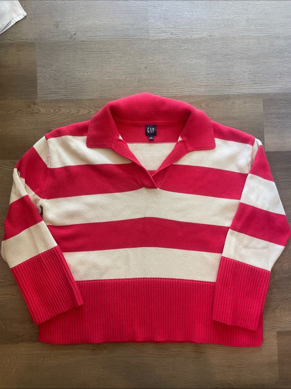 GAP Women's Red and Cream Striped V-Neck Collar Sweater